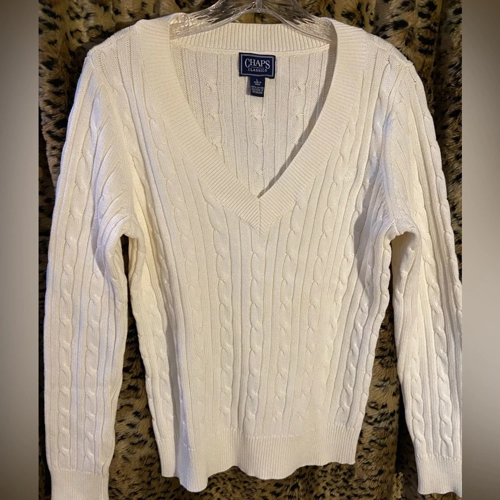 Yr END SALE‼️“CHAPS” Ivory V-Neck in 100% Cotton. Another Primary Piece Sz L. - Picture 1 of 7